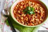Mastering the Art of Traditional Italian Minestrone Soup