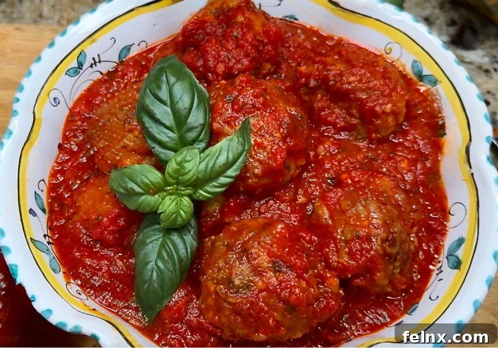 Traditional Italian Meatballs in Tomato Sauce