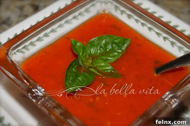 Tomato with basil bisque soup