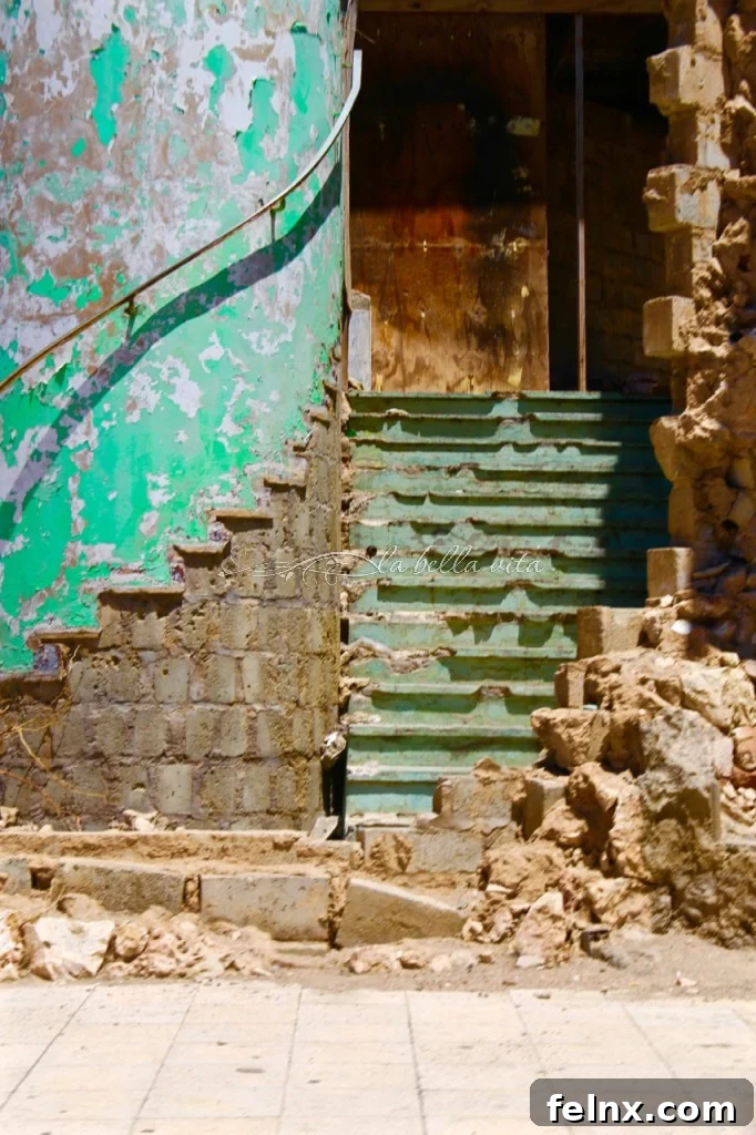 what to see do in Aruba color architecture