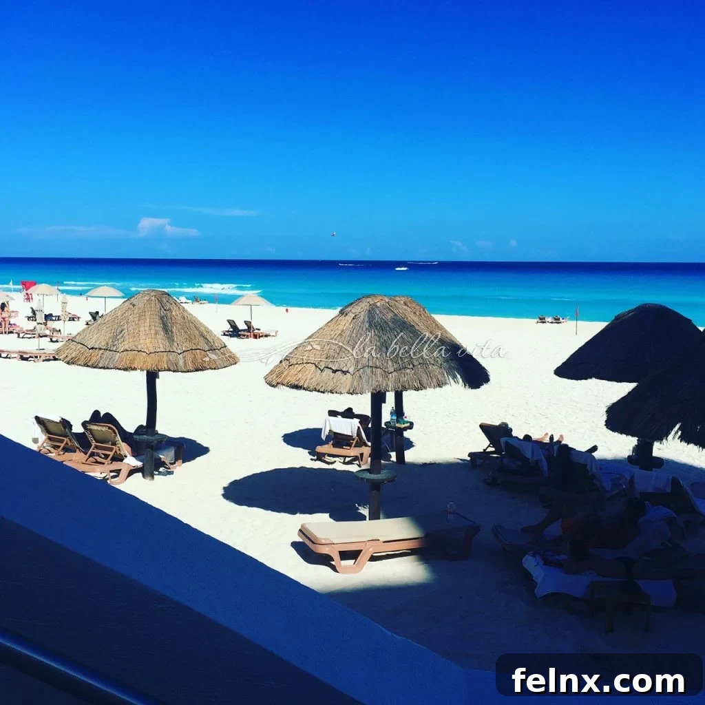 The stunning turquoise waters of the Caribbean Sea in Cancun