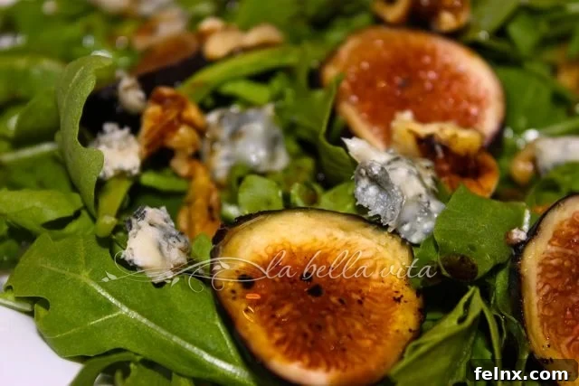 Fresh figs and ingredients