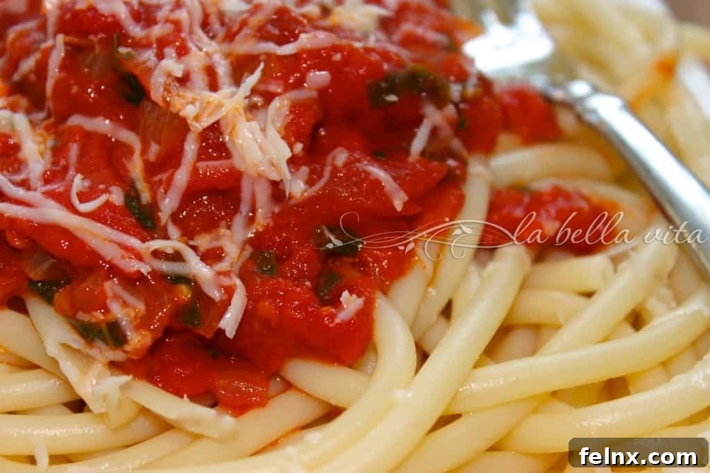 Bucatini with Roasted Red Pepper Sauce