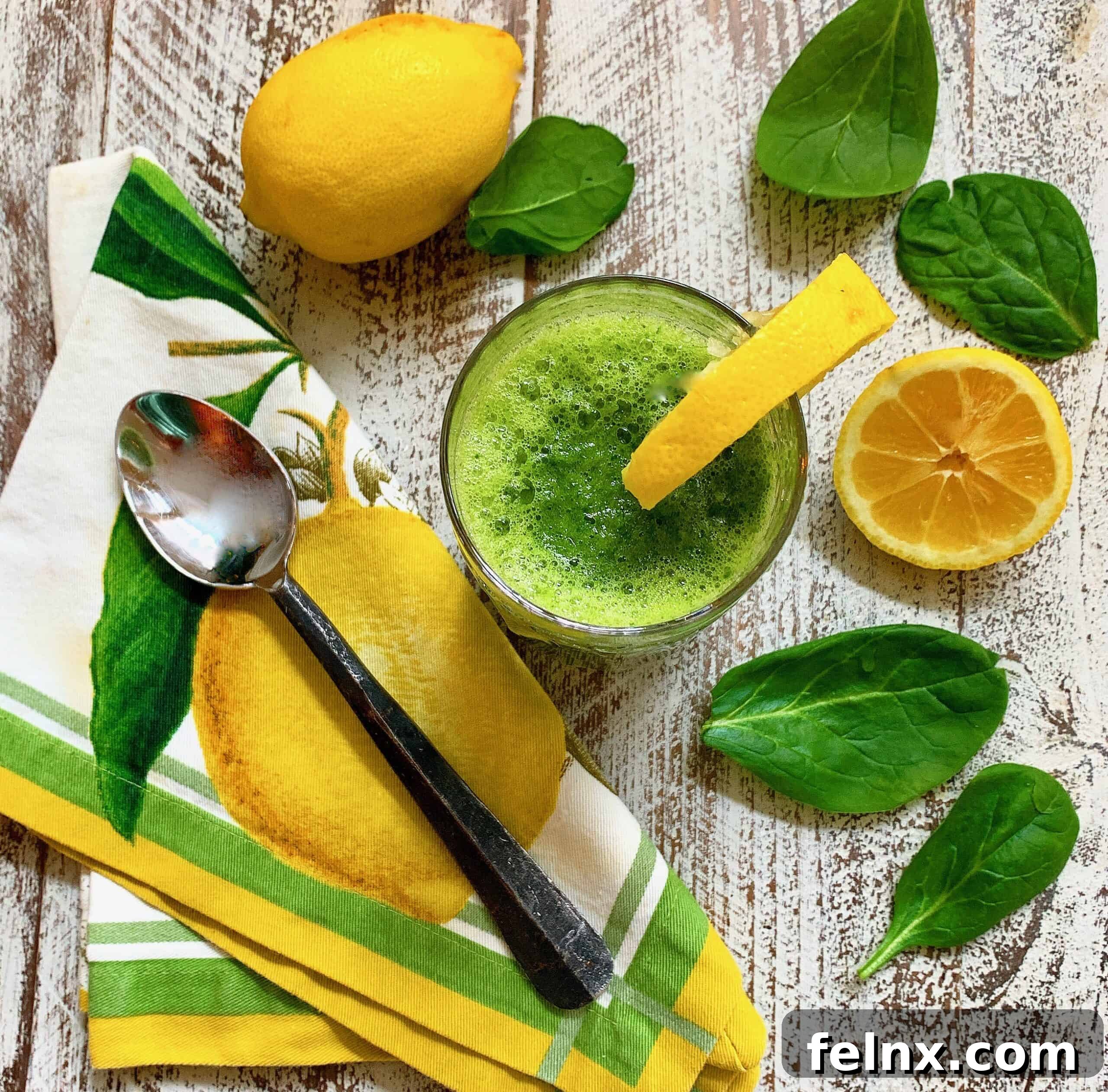 Nutritious Detox Smoothie with Pineapple, Spinach, and Ginger