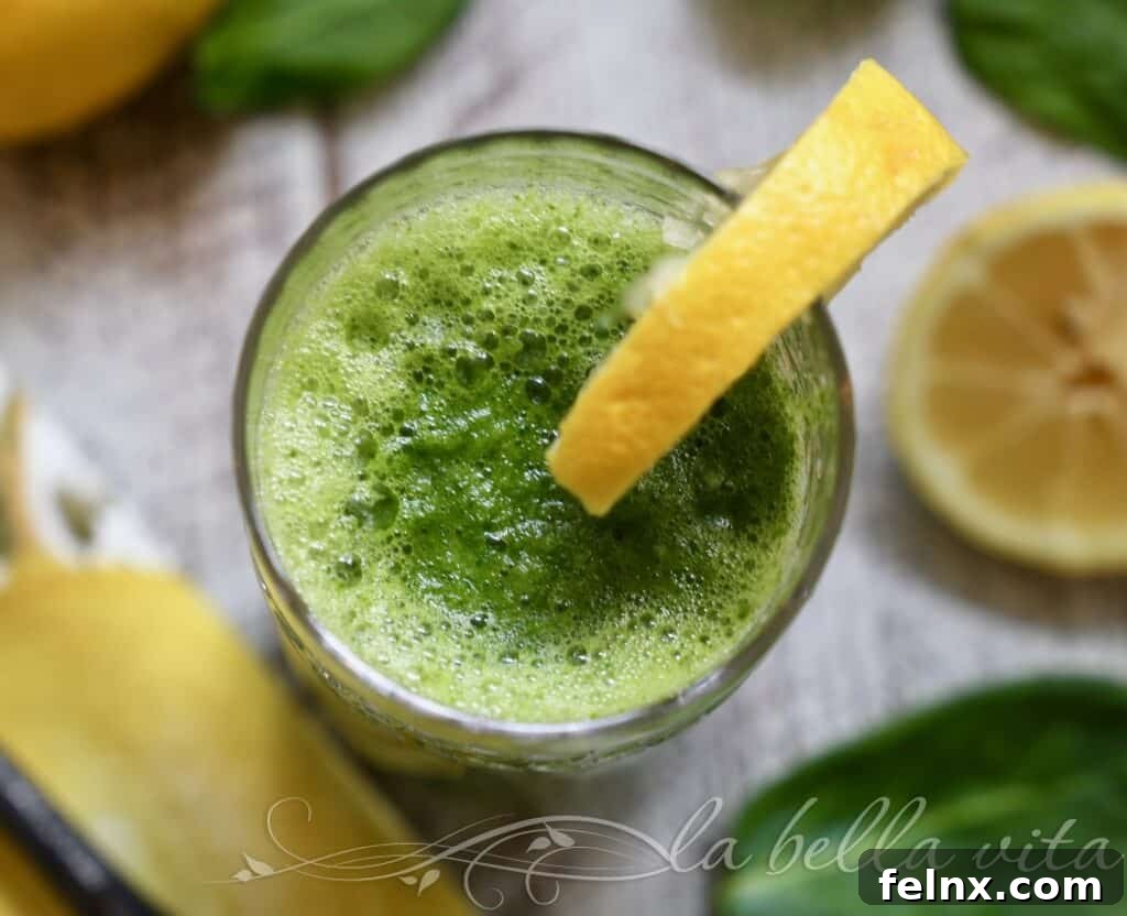 Fresh ingredients for a green detox smoothie