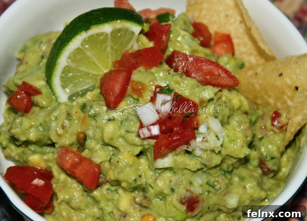 Creamy Homemade Guacamole with Tortilla Chips