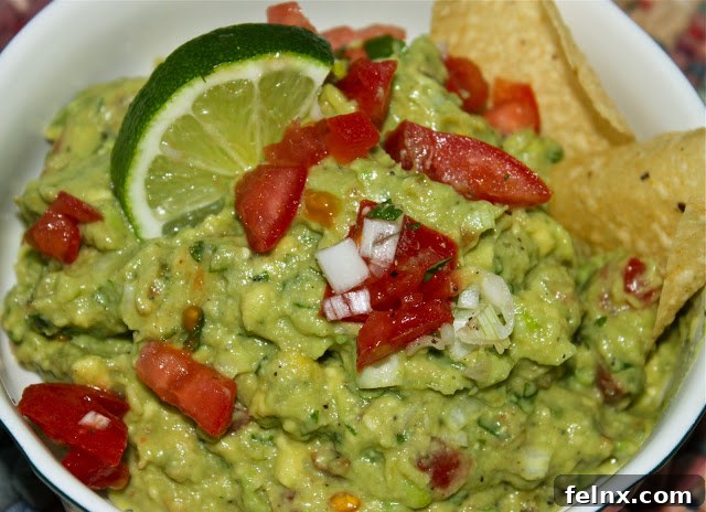 The BEST GUACAMOLE served in a bowl