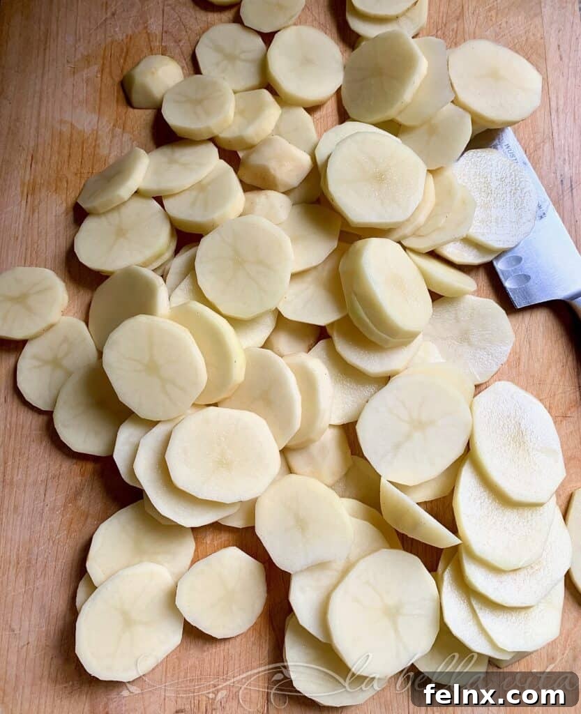 Slicing potatoes for gratin