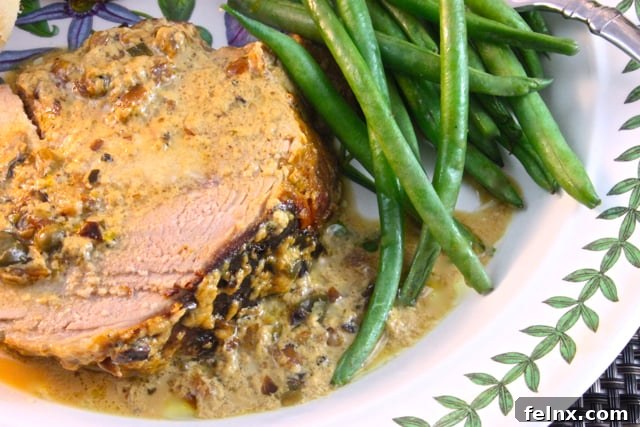 Delicious garlic milk sauce for pork